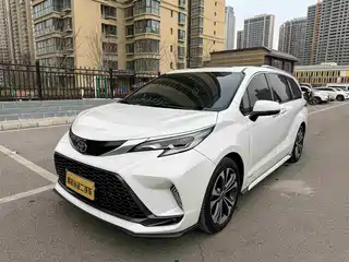 Toyota Granvia 2023