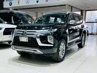 Mitsubishi Pajero Sport (Import) 2020