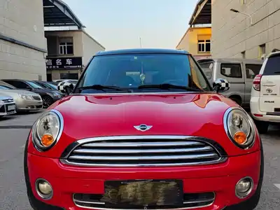 MINI CLUBMAN 2010