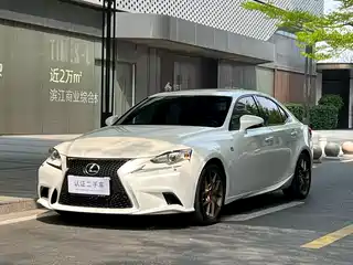 Lexus IS 2016
