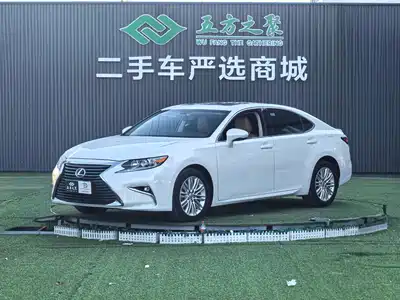 Lexus ES 2018