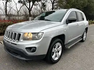 Jeep Compass (Import) 2012