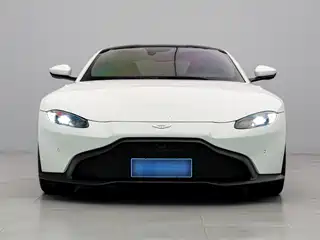 Aston Martin V8 Vantage 2022