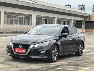 Nissan Teana 2022