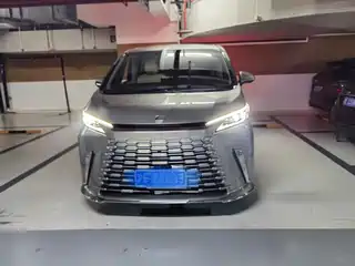 Lexus Lexus LM 2025