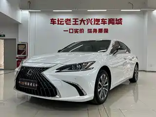 Lexus ES 2022