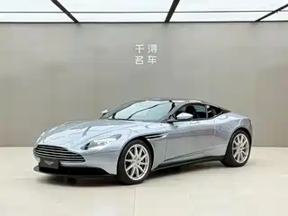 Aston Martin DB11 2021