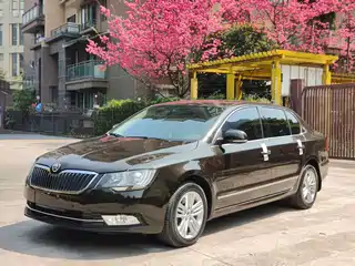 Škoda Superb 2013