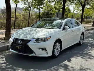 Lexus ES 2017