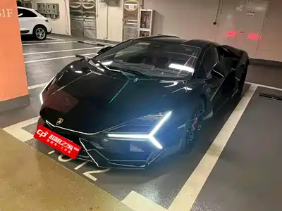 Lamborghini Revuelto 2025