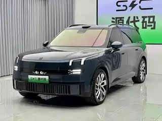 Lynk & Co 900 2025