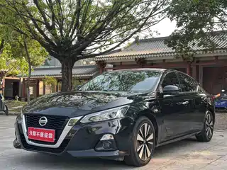 Nissan Teana 2022