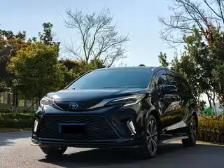 Toyota Granvia 2023
