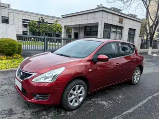 Nissan Tiida 2015