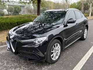Alfa Romeo Stelvio 2017