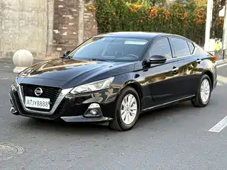 Nissan Teana 2022