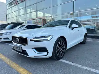 Volvo S60 2023