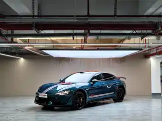 Xiaomi Auto SU7 Ultra 2025