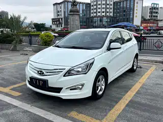 Hyundai Reina 2015