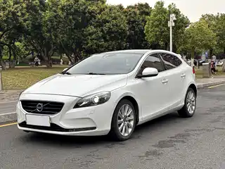 Volvo V40 2016