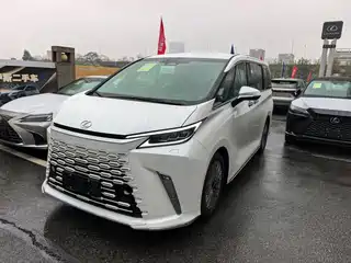 Lexus Lexus LM 2025
