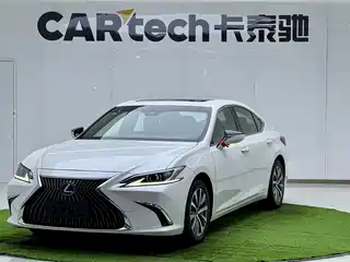 Lexus ES 2018