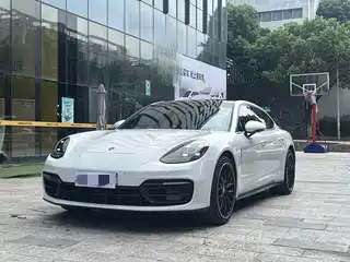Porsche Panamera 2021