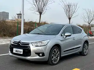 DS 4 2010