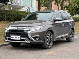 Mitsubishi Outlander 2021