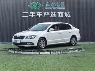 Škoda Superb 2013