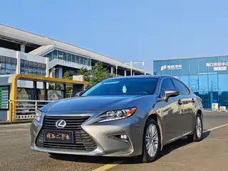 Lexus ES 2016
