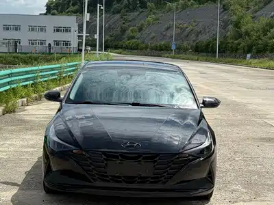 Hyundai Elantra 2022