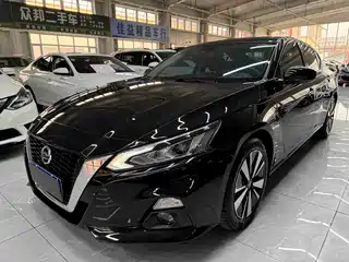 Nissan Teana 2022