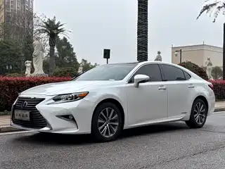Lexus ES 2016