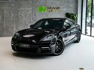 Porsche Panamera 2021