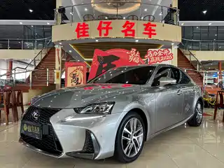 Lexus Lexus IS 2017