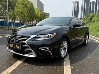 Lexus ES 2018