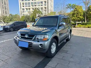 Mitsubishi Pajero 2016