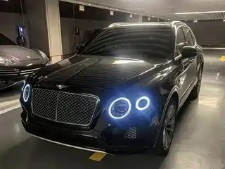 Bentley Bentayga Hybrid 2023