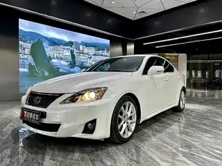 Lexus IS 2012