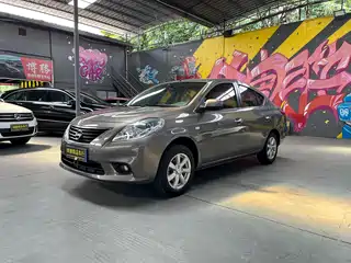 Nissan Sunny 2012