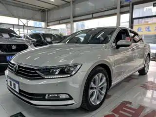 Volkswagen Magotan 2016