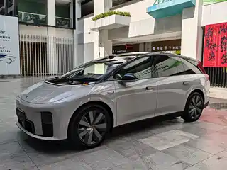 Li Auto Li i8 2025