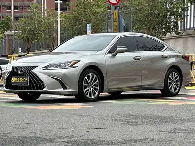 Lexus ES 2024