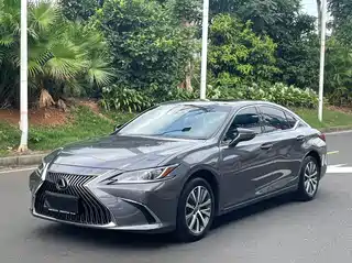 Lexus ES 2021
