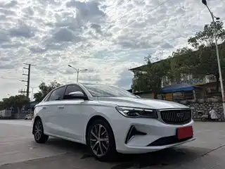 Geely Emgrand 2021