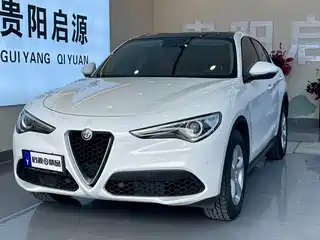 Alfa Romeo Stelvio 2017
