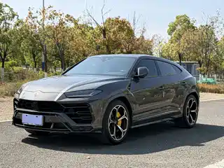 Lamborghini Urus 2021