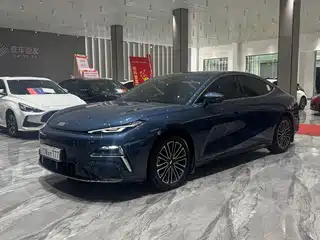 Geely Galaxy Xingyao 8 2025