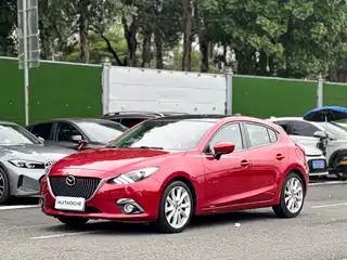Mazda Mazda3 Axela 2015